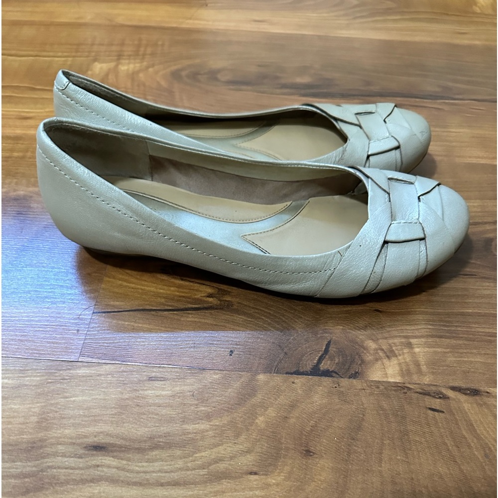Naturalizer flats